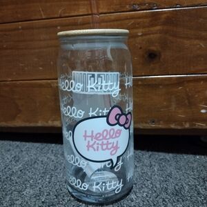 Hello Kitty Glass Tumbler With Straw.                  20 FL OZ